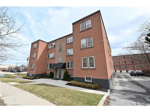 11-2418 New Street  Burlington, ON L7R 1J6