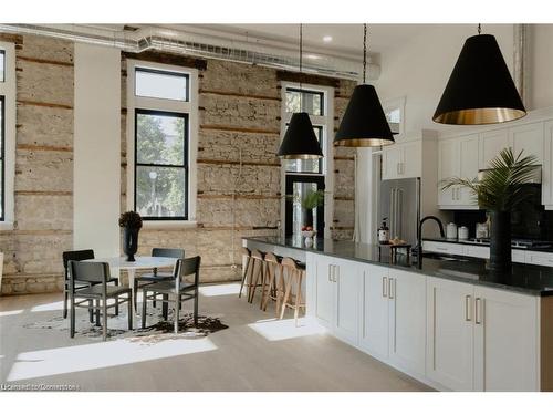 202-247 Brock Street  Amherstburg, ON N9V 2H4