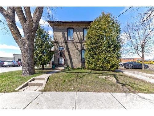 135 Sherwood Drive  Brantford, ON N3T 1N8