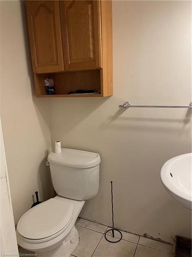 627 Upper Sherman Avenue, Hamilton, ON - Indoor Photo Showing Bathroom