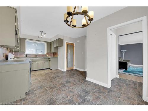 9 Gavin Drive, St. Catharines, ON - Indoor Photo Showing Kitchen