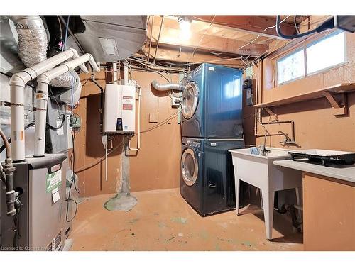 9 Gavin Drive, St. Catharines, ON - Indoor Photo Showing Laundry Room