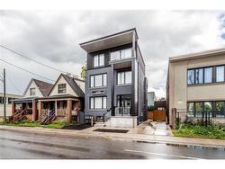 2-144 Wellington Street N Hamilton, ON L8R 1N3