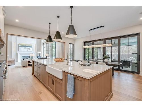 3093 Princess Boulevard, Burlington, ON - Indoor Photo Showing Kitchen With Upgraded Kitchen