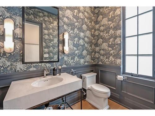 3093 Princess Boulevard, Burlington, ON - Indoor Photo Showing Bathroom