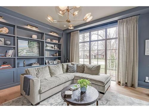 3093 Princess Boulevard, Burlington, ON - Indoor Photo Showing Living Room