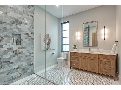 3093 Princess Boulevard, Burlington, ON - Indoor Photo Showing Bathroom