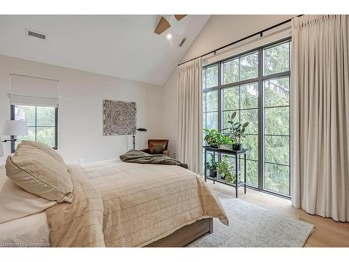 3093 Princess Boulevard, Burlington, ON - Indoor Photo Showing Bedroom