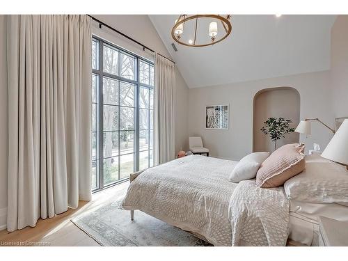 3093 Princess Boulevard, Burlington, ON - Indoor Photo Showing Bedroom