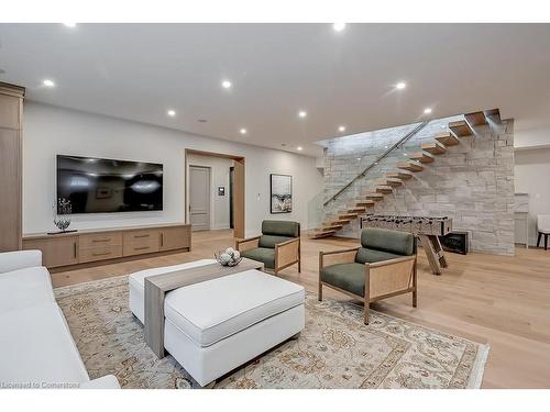 3093 Princess Boulevard, Burlington, ON - Indoor Photo Showing Living Room