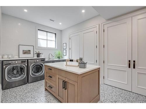 3093 Princess Boulevard, Burlington, ON - Indoor Photo Showing Laundry Room