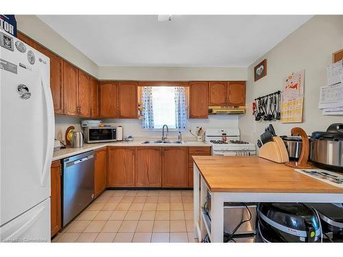 43 Everest Street, Hamilton, ON - Indoor Photo Showing Kitchen With Double Sink