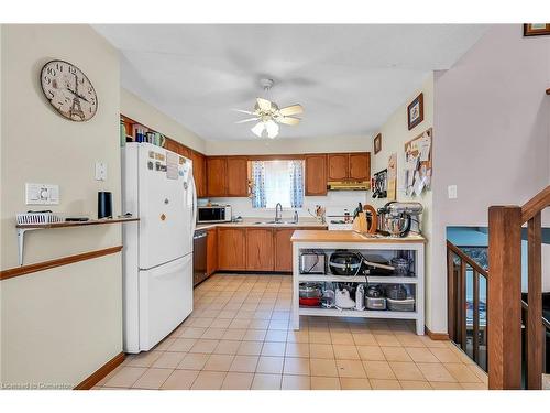 43 Everest Street, Hamilton, ON - Indoor Photo Showing Kitchen