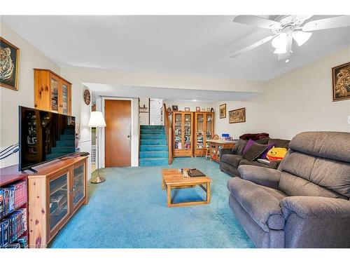 43 Everest Street, Hamilton, ON - Indoor Photo Showing Living Room