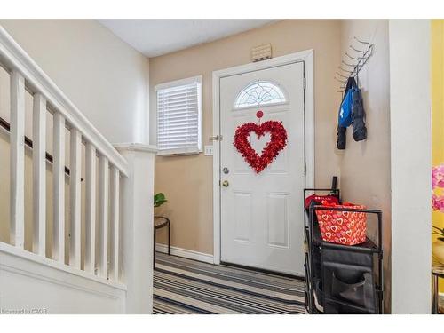 1122 Cannon Street E, Hamilton, ON - Indoor Photo Showing Other Room