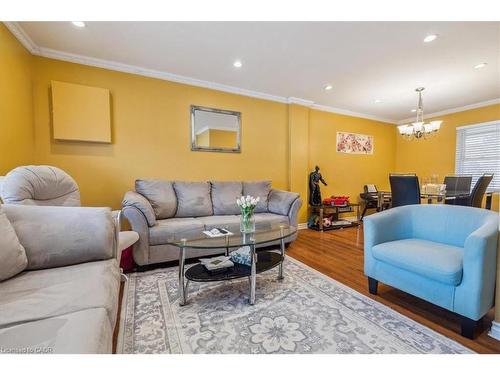 1122 Cannon Street E, Hamilton, ON - Indoor Photo Showing Living Room