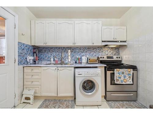 1122 Cannon Street E, Hamilton, ON - Indoor Photo Showing Kitchen