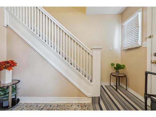 1122 Cannon Street E, Hamilton, ON - Indoor Photo Showing Other Room