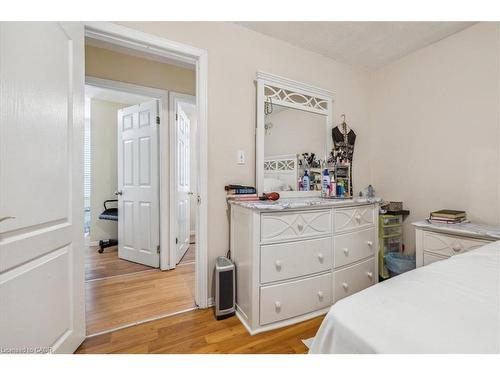 1122 Cannon Street E, Hamilton, ON - Indoor Photo Showing Other Room