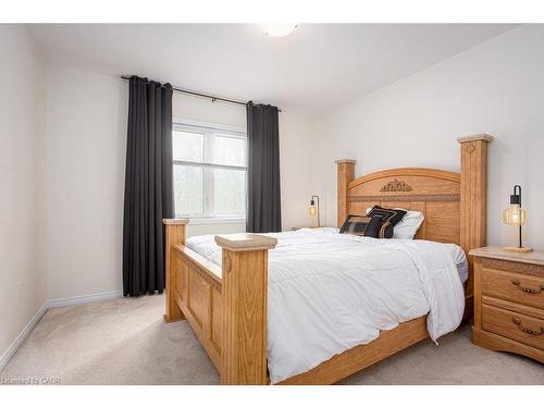 7776 Tupelo Crescent, Niagara Falls, ON - Indoor Photo Showing Bedroom