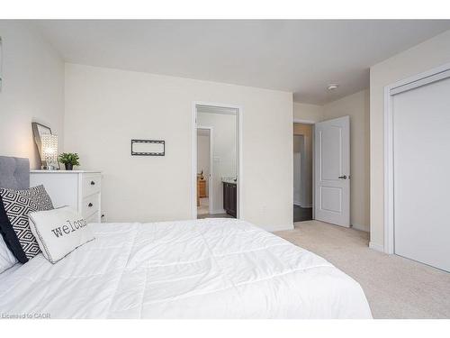 7776 Tupelo Crescent, Niagara Falls, ON - Indoor Photo Showing Bedroom