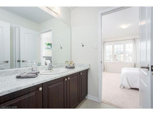 7776 Tupelo Crescent, Niagara Falls, ON - Indoor Photo Showing Bathroom