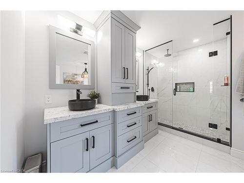 2170 Coldwater Street, Burlington, ON - Indoor Photo Showing Bathroom