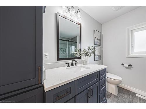 2170 Coldwater Street, Burlington, ON - Indoor Photo Showing Bathroom