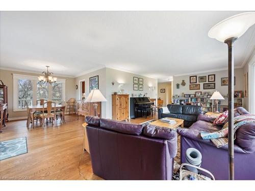 4540 20 Sideroad N, Puslinch, ON - Indoor Photo Showing Living Room