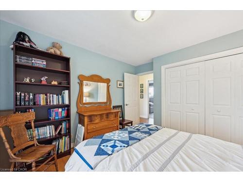 4540 20 Sideroad N, Puslinch, ON - Indoor Photo Showing Bedroom