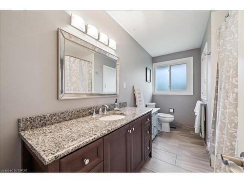 4540 20 Sideroad N, Puslinch, ON - Indoor Photo Showing Bathroom