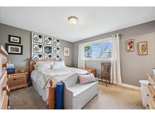 4540 20 Sideroad N, Puslinch, ON - Indoor Photo Showing Bedroom