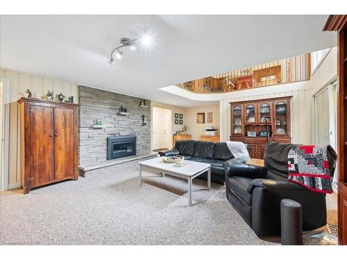 4540 20 Sideroad N, Puslinch, ON - Indoor Photo Showing Living Room With Fireplace
