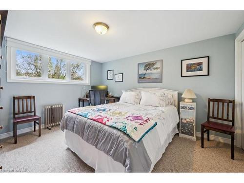 4540 20 Sideroad N, Puslinch, ON - Indoor Photo Showing Bedroom