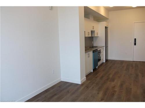 104-461 Green Road, Stoney Creek, ON - Indoor Photo Showing Kitchen