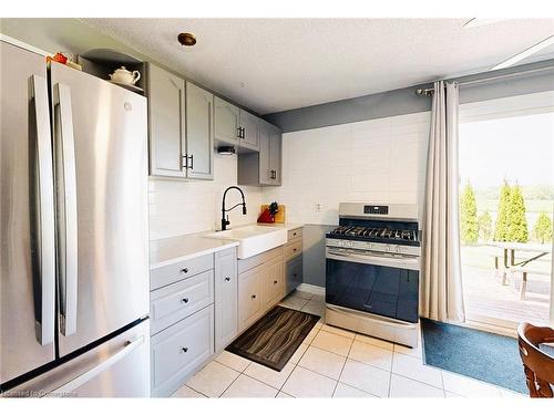 5282 Springcreek Road, Beamsville, ON - Indoor Photo Showing Kitchen
