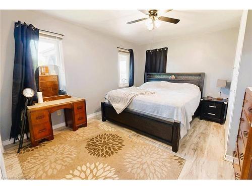 5282 Springcreek Road, Beamsville, ON - Indoor Photo Showing Bedroom