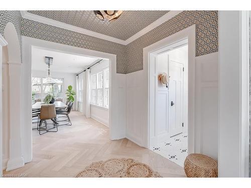 1060 Mohawk Road, Burlington, ON - Indoor Photo Showing Other Room