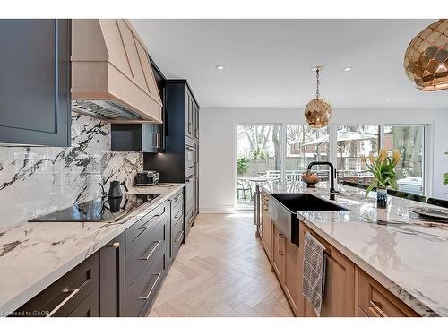 1060 Mohawk Road, Burlington, ON - Indoor Photo Showing Kitchen With Upgraded Kitchen