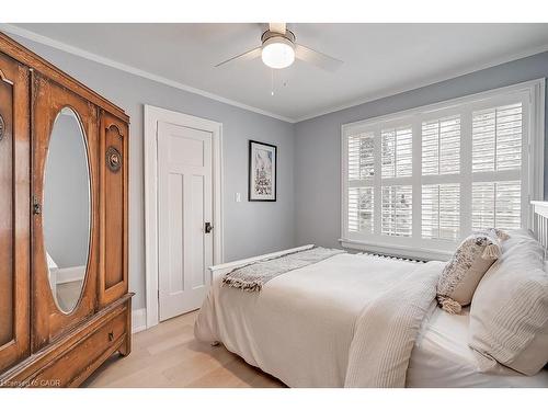 1060 Mohawk Road, Burlington, ON - Indoor Photo Showing Bedroom