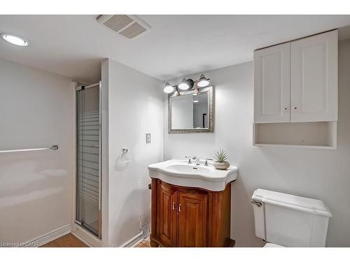 1060 Mohawk Road, Burlington, ON - Indoor Photo Showing Bathroom
