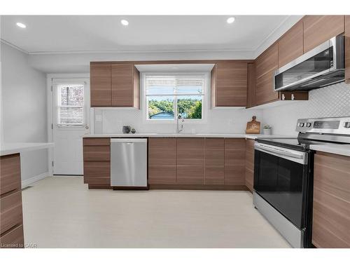 944 & 994 8 Highway, Stoney Creek, ON - Indoor Photo Showing Kitchen