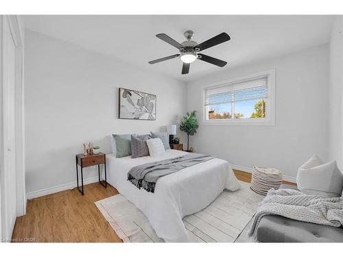 944 & 994 8 Highway, Stoney Creek, ON - Indoor Photo Showing Bedroom