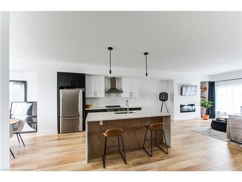 14-4222 Lismer Lane, London, ON - Indoor Photo Showing Kitchen With Double Sink