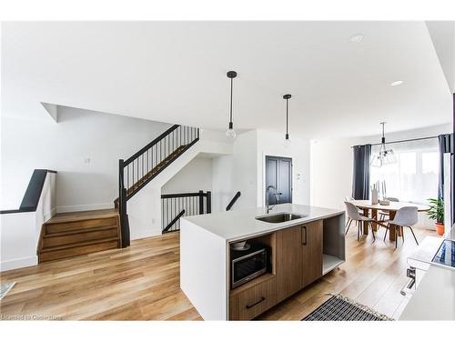 14-4222 Lismer Lane, London, ON - Indoor Photo Showing Kitchen