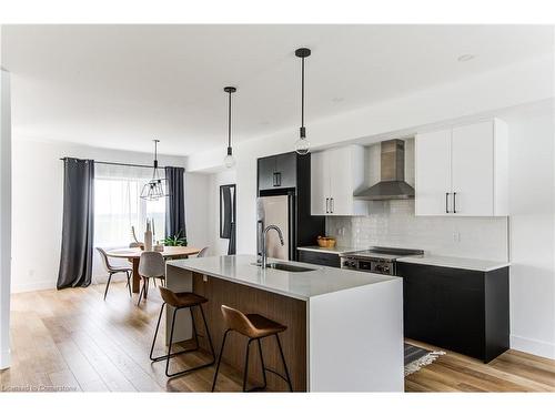 14-4222 Lismer Lane, London, ON - Indoor Photo Showing Kitchen With Upgraded Kitchen