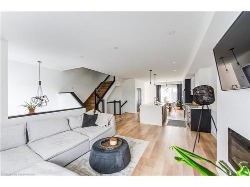 14-4222 Lismer Lane, London, ON - Indoor Photo Showing Living Room