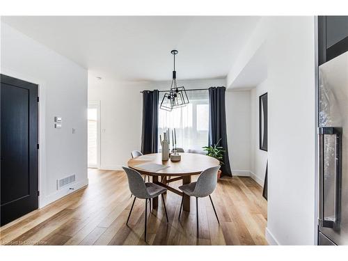 14-4222 Lismer Lane, London, ON - Indoor Photo Showing Dining Room