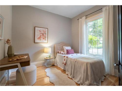 198 Duke Street, Hamilton, ON - Indoor Photo Showing Bedroom