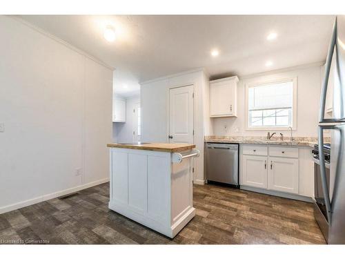 9 Hickory Hollow, Nanticoke, ON - Indoor Photo Showing Kitchen